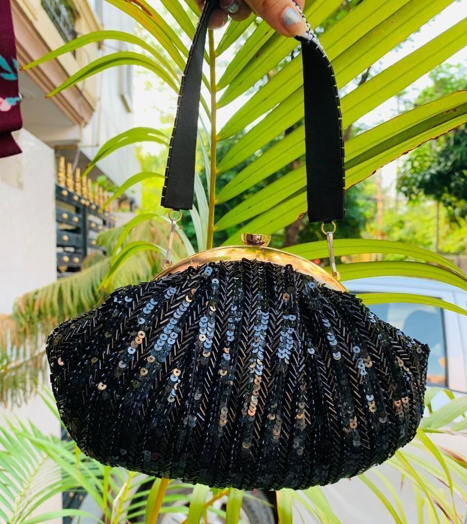 Black shimmer beauty sequins batua clutch