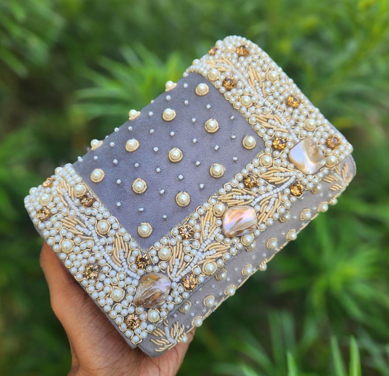 Diamond and pearl handwork Flap clutch