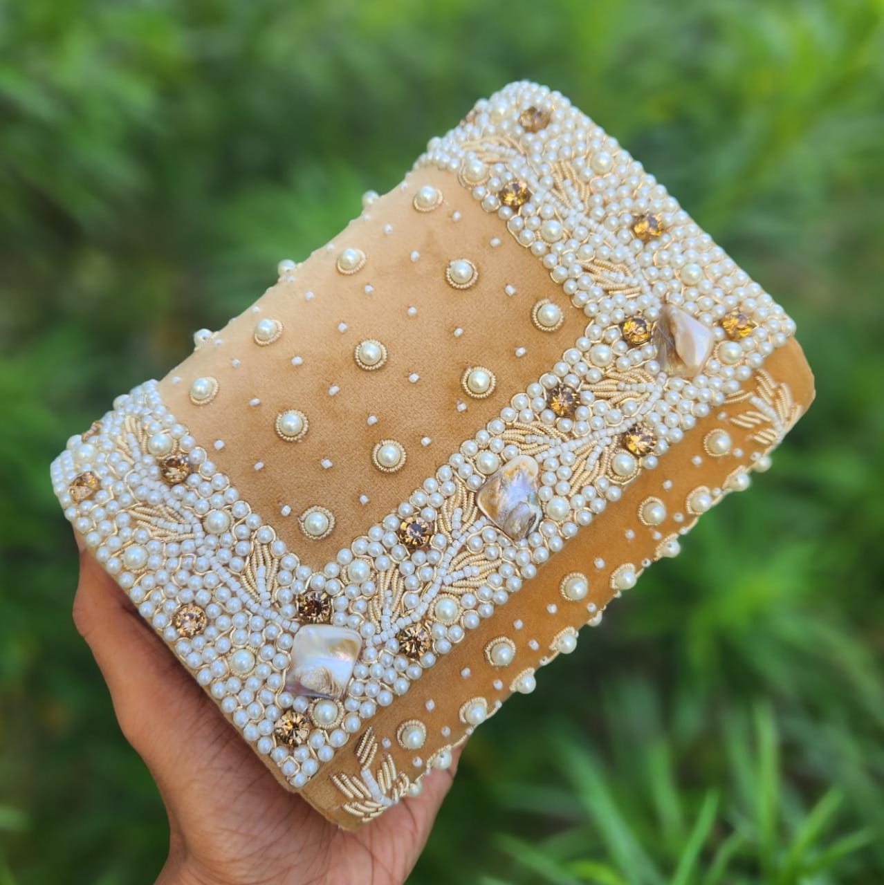Diamond and pearl handwork Flap clutch