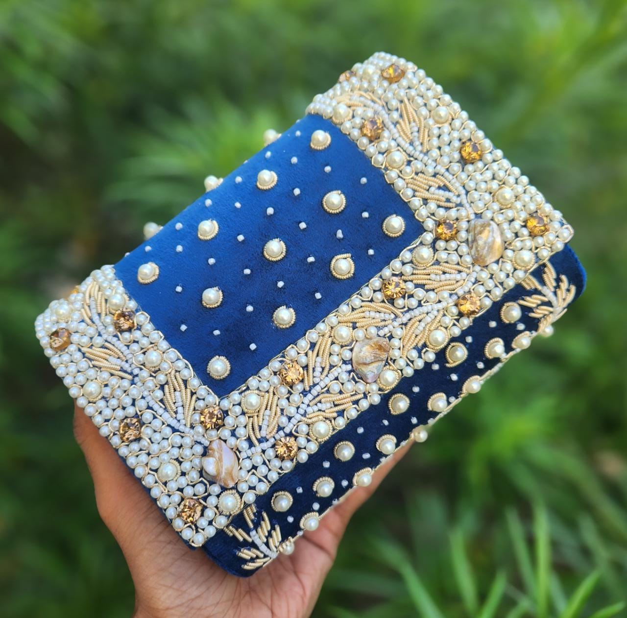 Diamond and pearl handwork Flap clutch