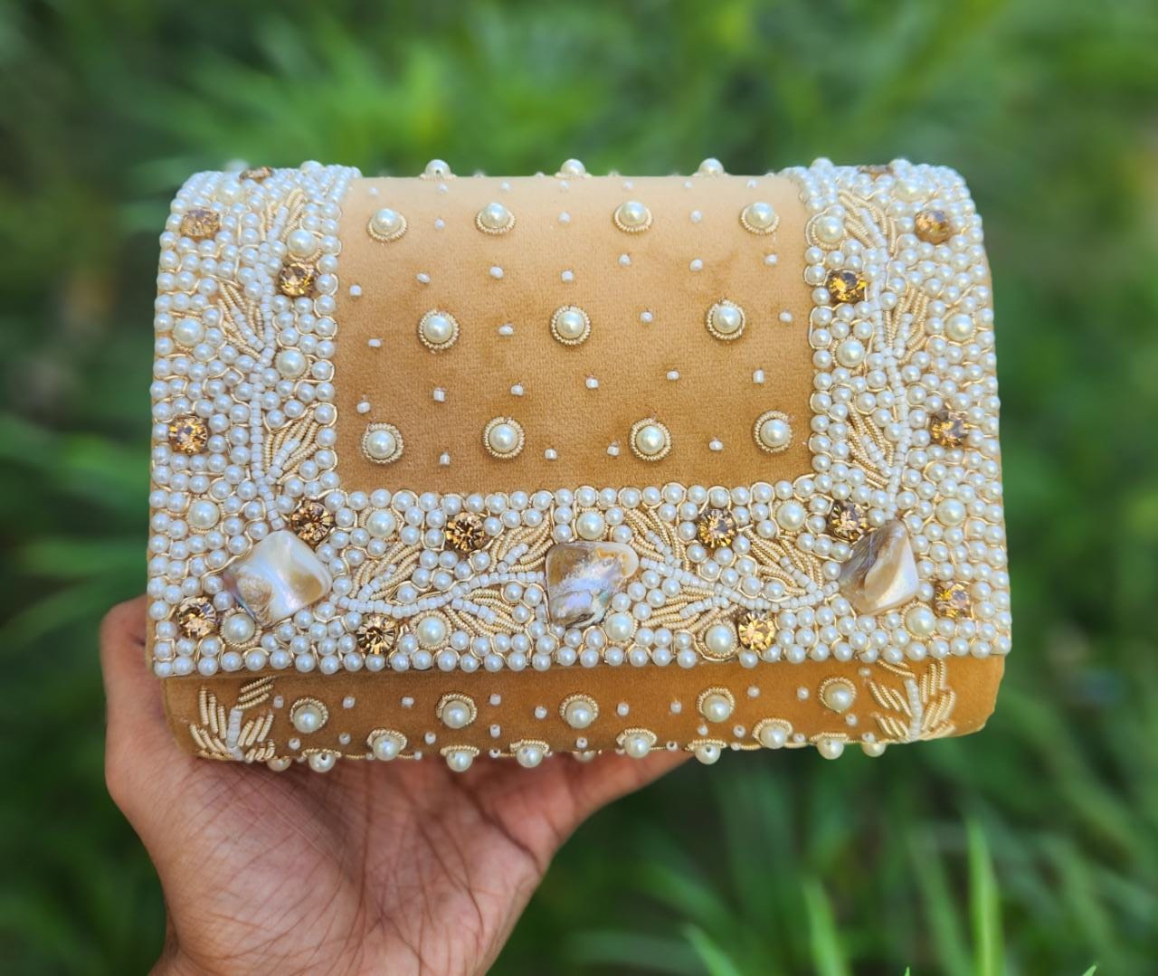 Diamond and pearl handwork Flap clutch