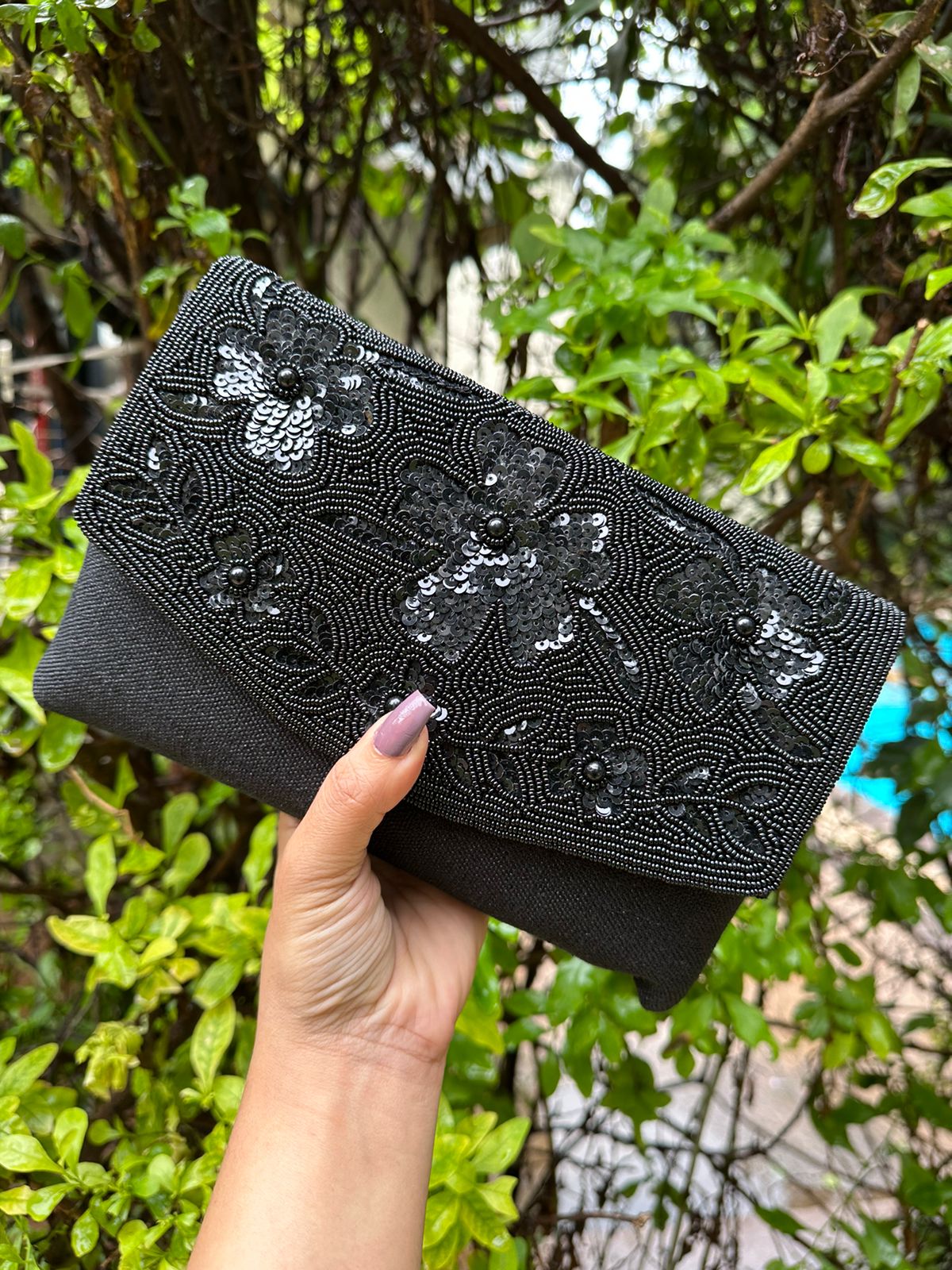 SEQUIN PEARL FLORAL DESIGN FLAP BAG
