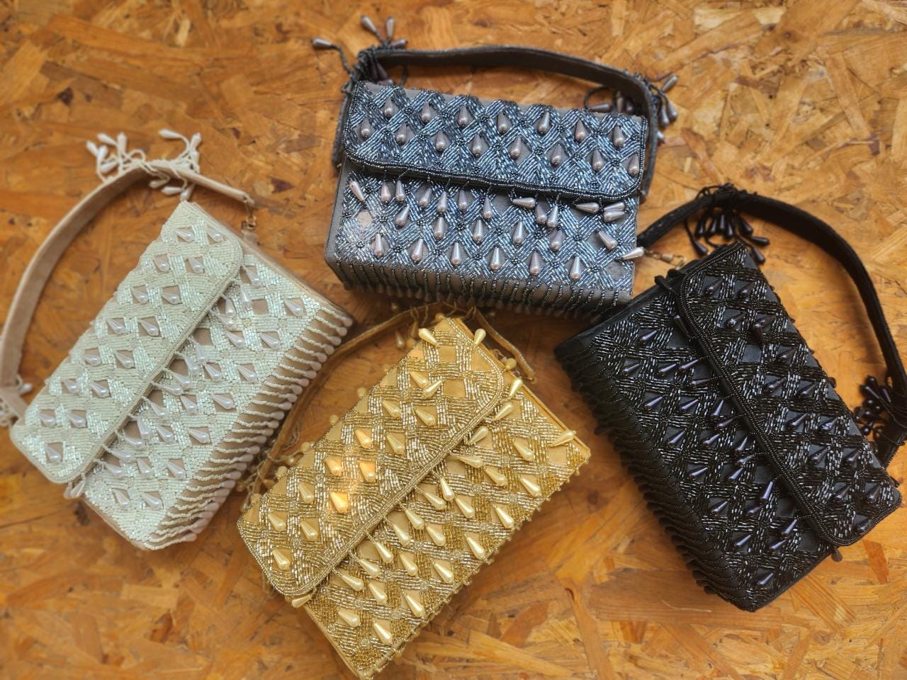 Classy nalki and pearl work with work handle