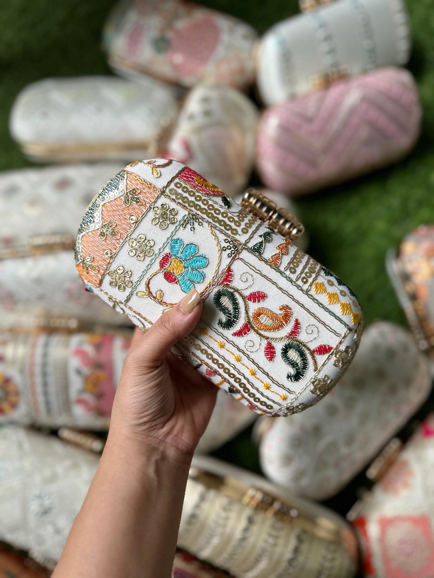 Chikankari capsule clutch