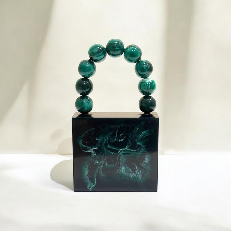 Emerald MINI resin clutch with big pearl handle