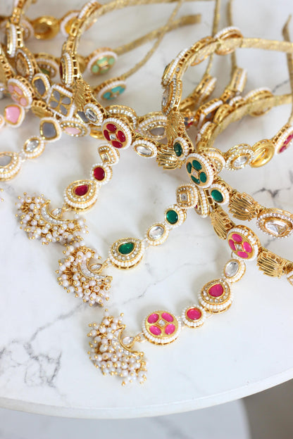 Yellow kundan headband with mang teeka