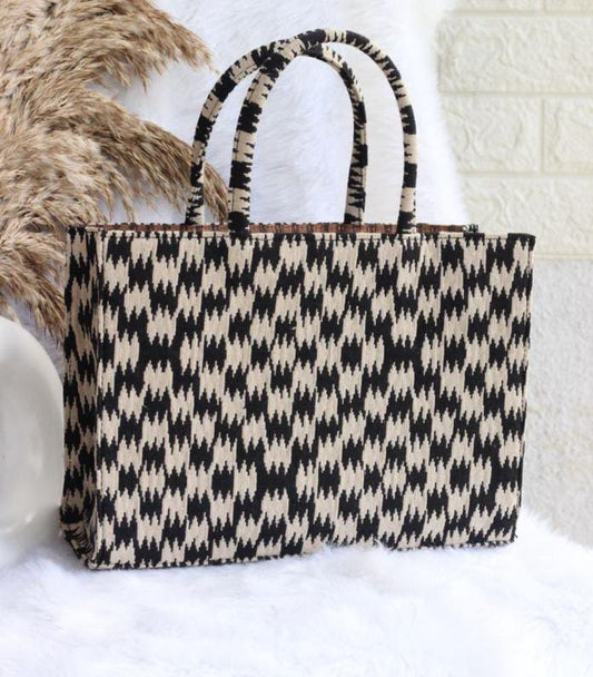 Zig Zag pattern black & white medium sized boho tote bag